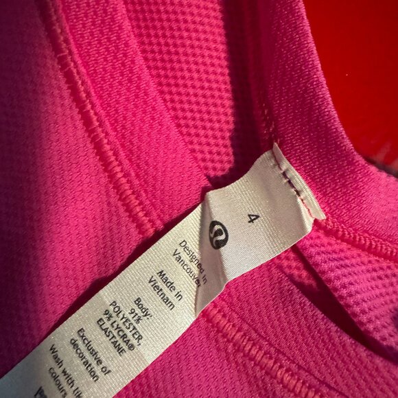 LULULEMON tee *SONIC PINK* (high neck run and train tee) - Picture 2 of 3